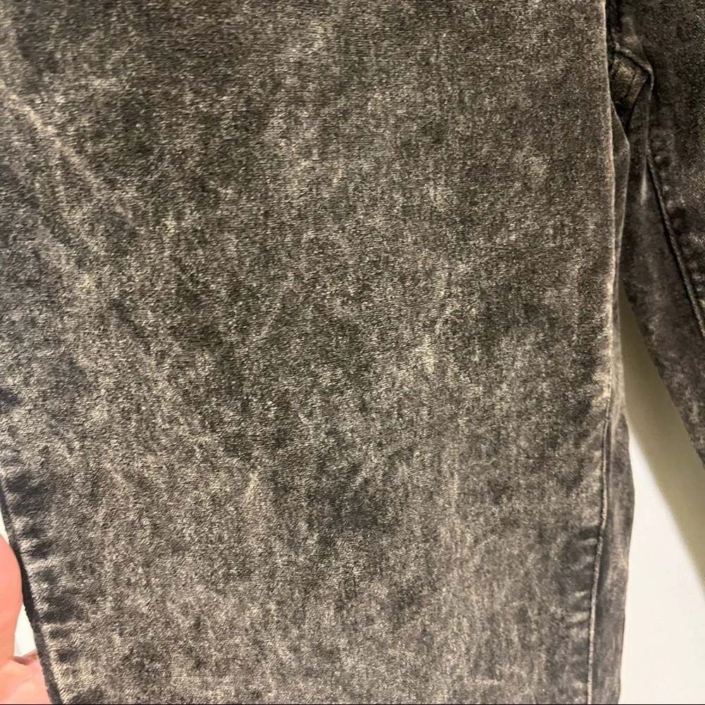 ⭐️ Eileen Fisher Velvet Acid Wash Jeans 4